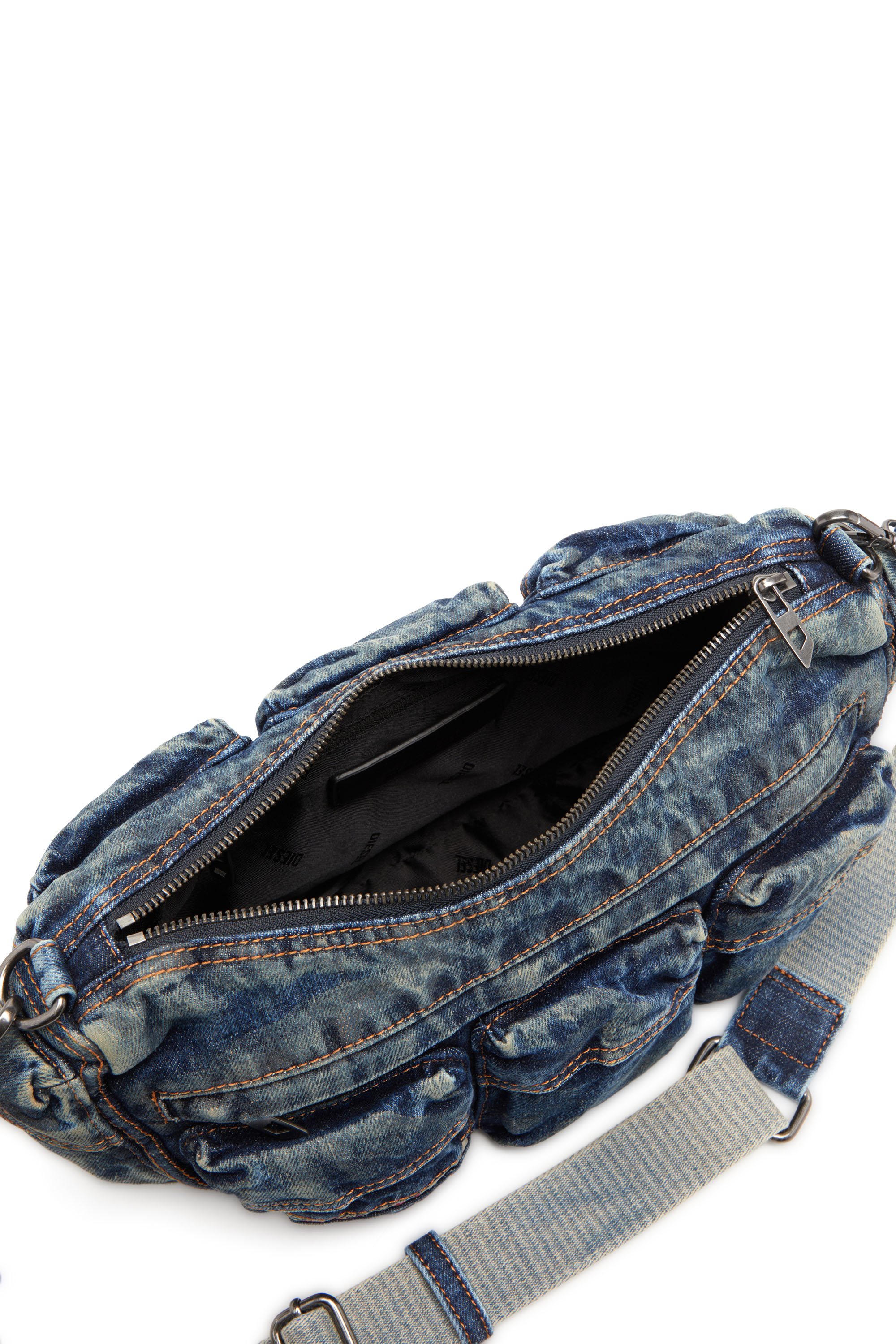 Diesel - RE-EDITION TRAVEL 3000 SHOULDER BAG X, Unisex Travel 3000-Multipocket-Tasche aus behandeltem Denim in Blau - 4